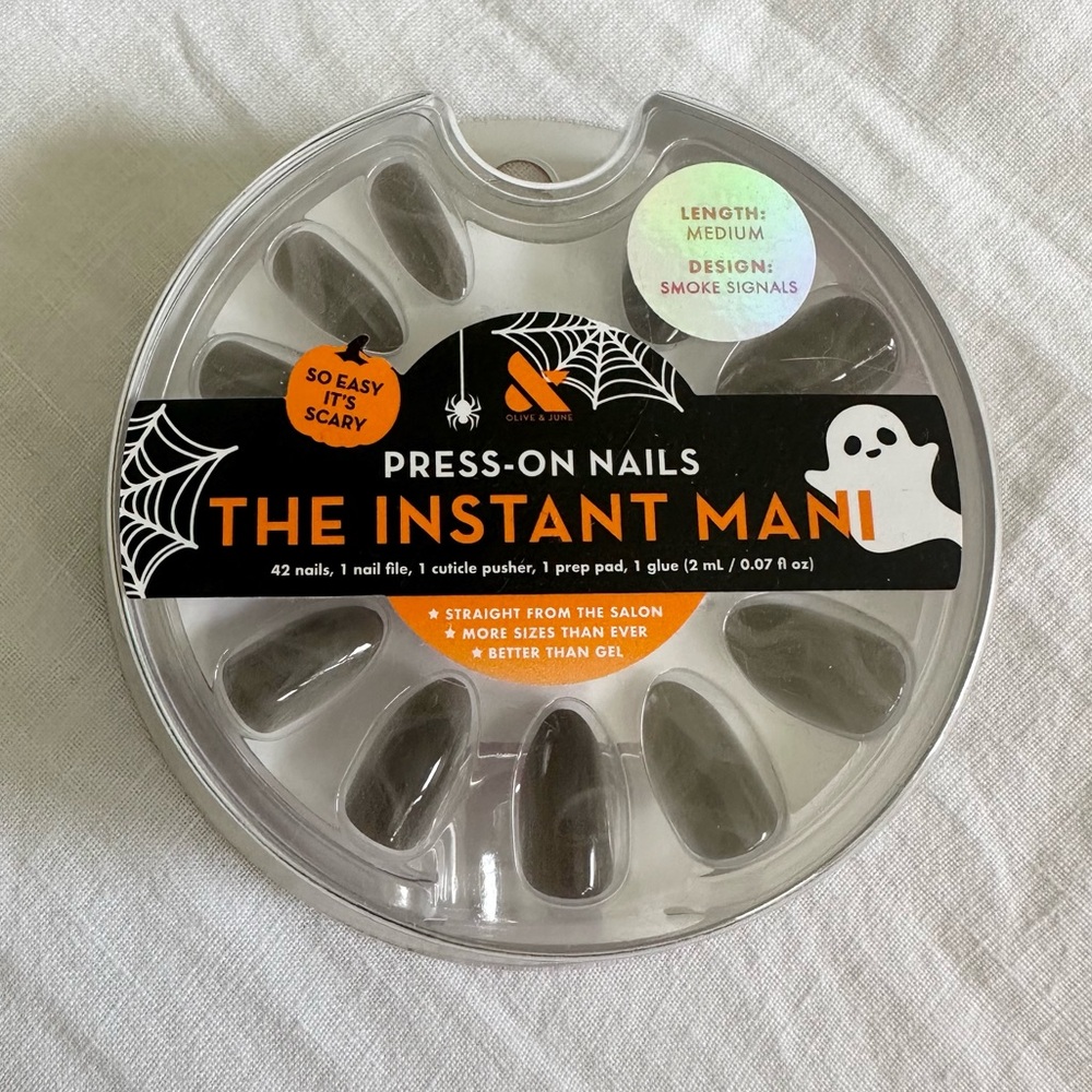 Olive & June The Instant Mani Press-On Nails